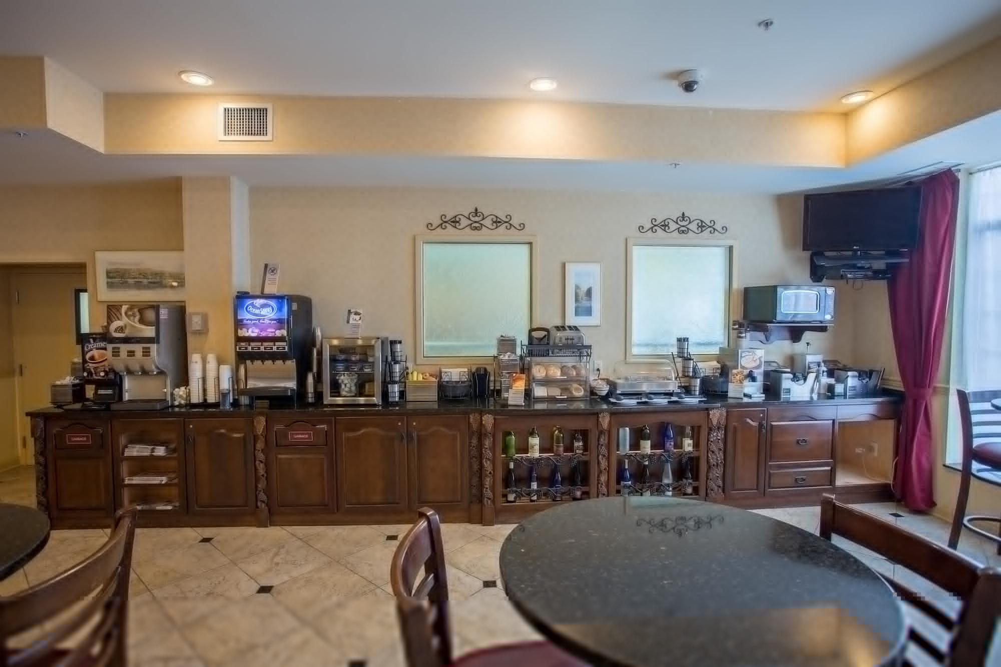 Best Western Plus Vineyard Inn And Suites Penn Yan Exterior foto